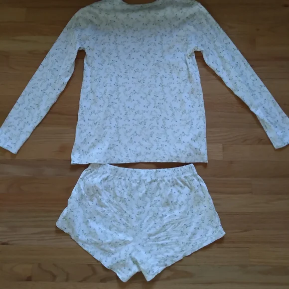 Julia Berolzheimer + Lake Floral Pajama Set Medium - Picture 12 of 12